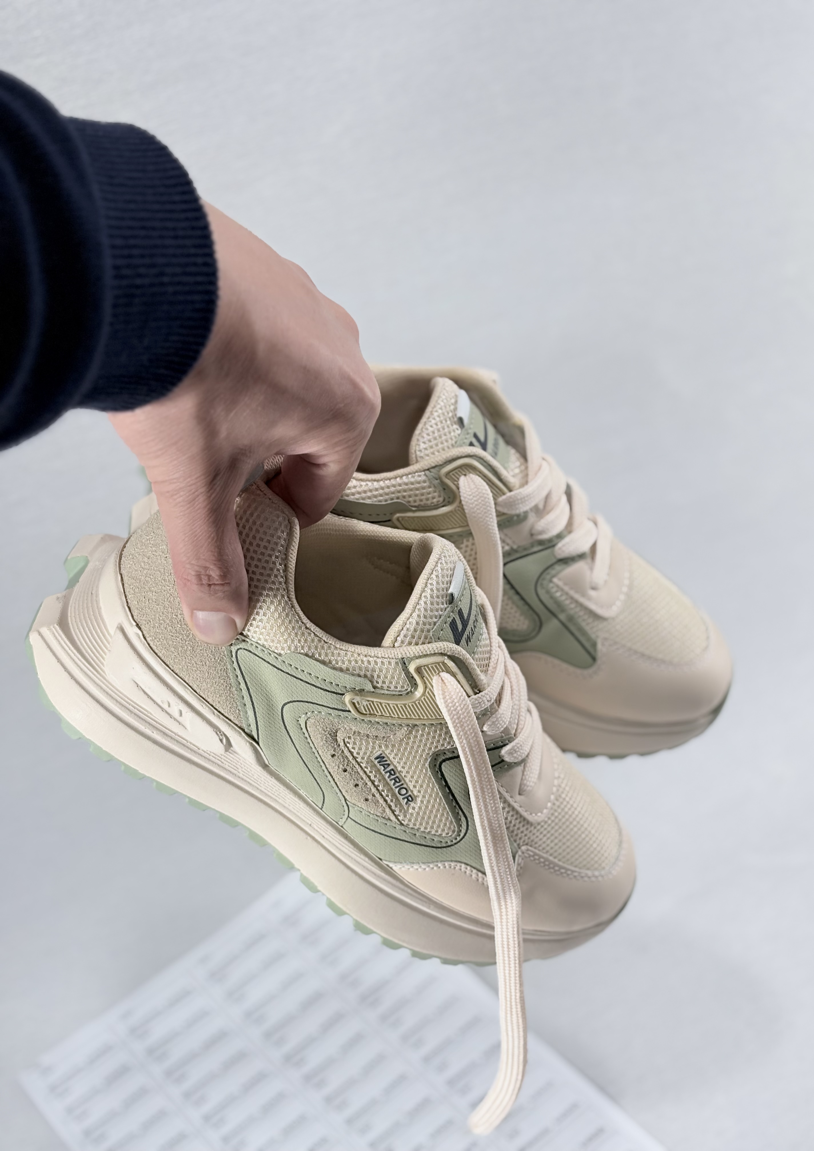 کتونی واریور